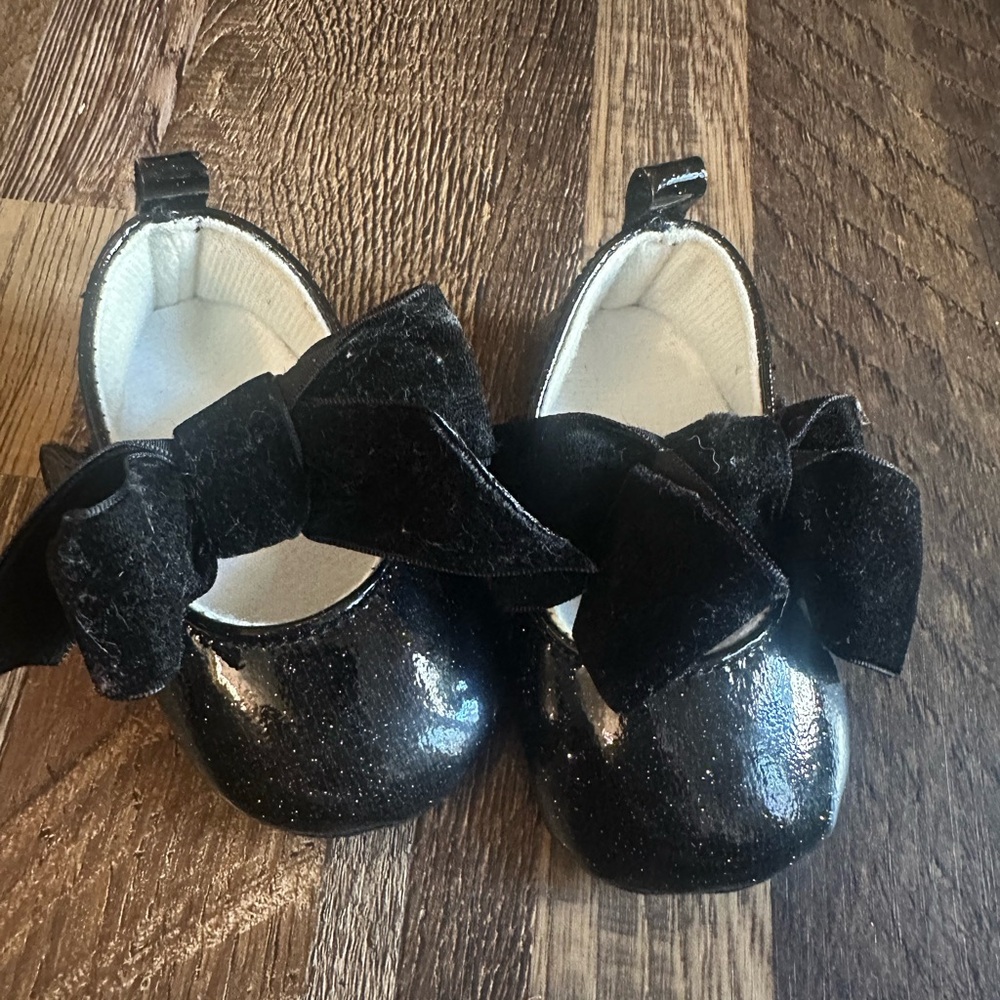 Elegant Black Baby Shoes with Bow
